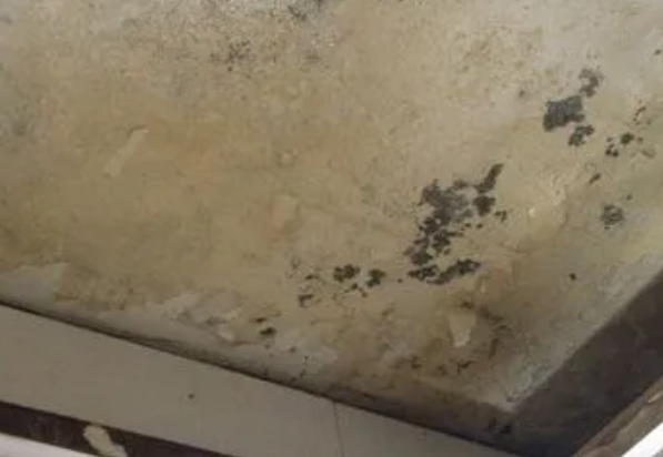 鱼峰阳台漏水维修公司分享下鱼峰卫生间渗水维修需要注意哪些问题。